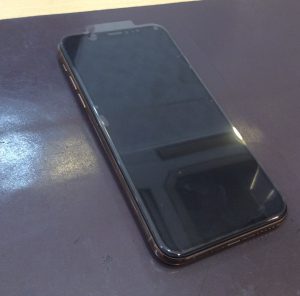  iPhoneXS ガラス割れ修理