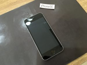iPhoneSE ガラス割れ