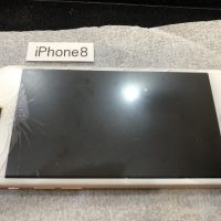 iPhone8　ガラス割れ
