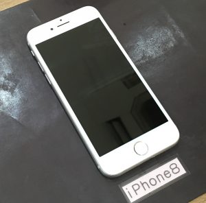 iPhone 8 液晶画面修理