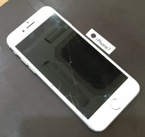 iPhone 7 液晶画面修理