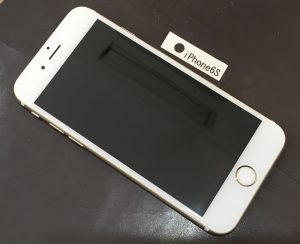 iPhone 6S 画面割れ修理