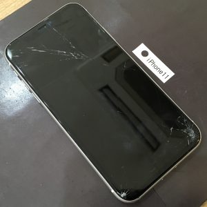 iPhone 11 画面割れ修理