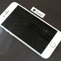iPhone 7 画面割れ修理