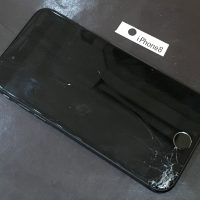 iPhone8 画面割れ修理