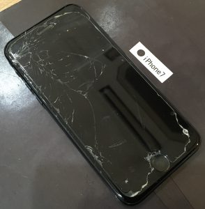 iPhone 7 画面割れ修理
