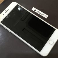 iPhone8Plus ガラス割れ修理