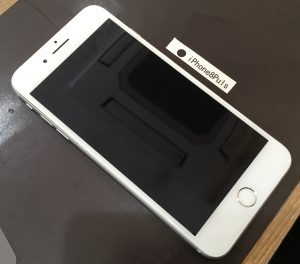 iPhone8Plus ガラス割れ修理