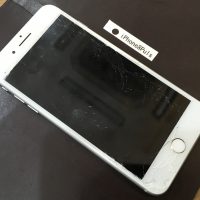 iPhone 8Plus 画面割れ修理