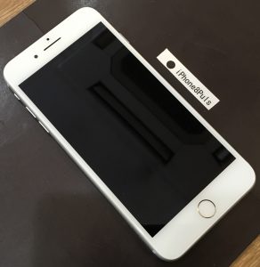 iPhone 8Plus 画面割れ修理