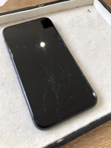 iPhone11 画面割れ修理