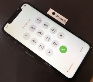 iPhone XS 画面修理(重度)