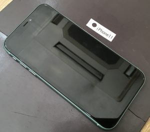 iPhone11 画面修理(重度)