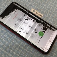 iPhone XR 画面修理(重度)