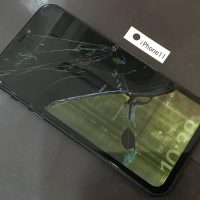 iPhone11 画面修理(重度)