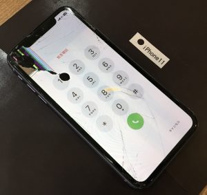 iPhone11 画面修理(重度)