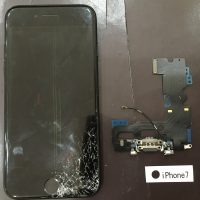 iPhone7 画面(重度)&ドックコネクタ修理