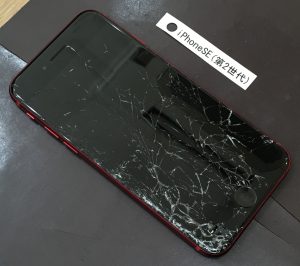 iPhoneSE(第2世代) 画面修理(重度)