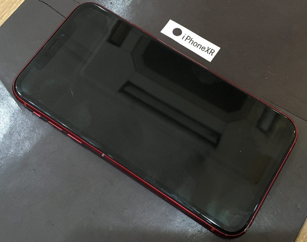 お*り様 iPhone XR 80% 最大容量 画面ひびあり ※訳あり お*り様 iPhone XR 80% 最大容量 画面ひびあり ※訳あり