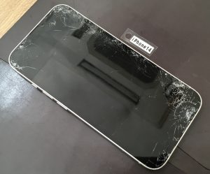 iPhone 14画面修理(重度)