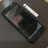 iPhoneSE(第2世代) 画面修理(重度)
