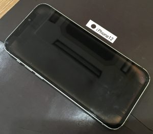 iPhone12 画面修理(重度)