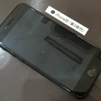 iPhoneSE(第3世代) 画面修理(重度)