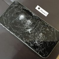 iPhone11 画面修理(重度)