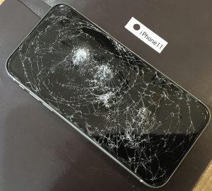 iPhone11 画面修理(重度)