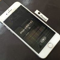iPhone8 画面修理(重度)